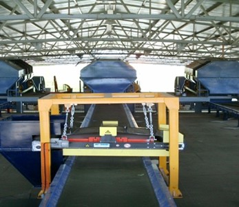 Over belt magnet   Over belt magnet